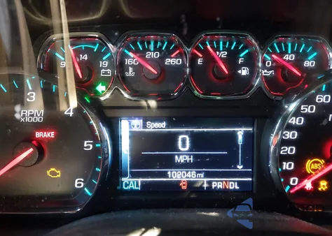 2018 Chevrolet Tahoe Lt z USA, uszkodzony, nr VIN 1GNSCBKC8JR208067